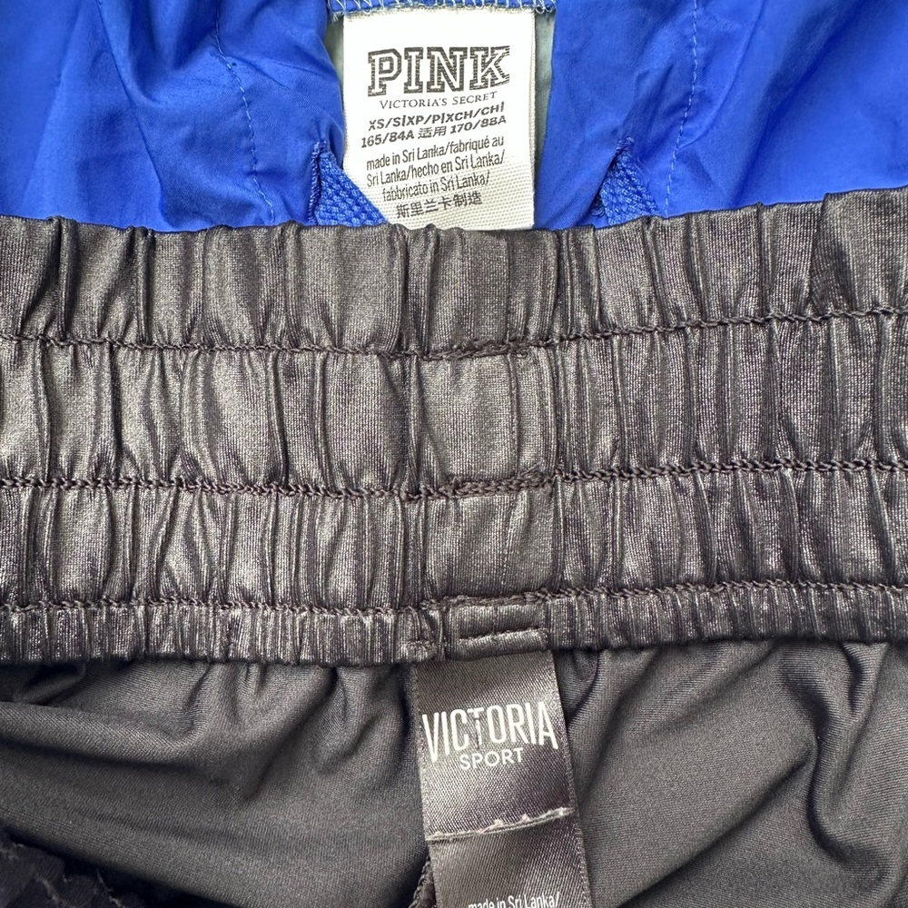 Victoria'sy Secret PINK Quarter Zip Hooded Graphic  with Black Shorts - Picture 4 of 7